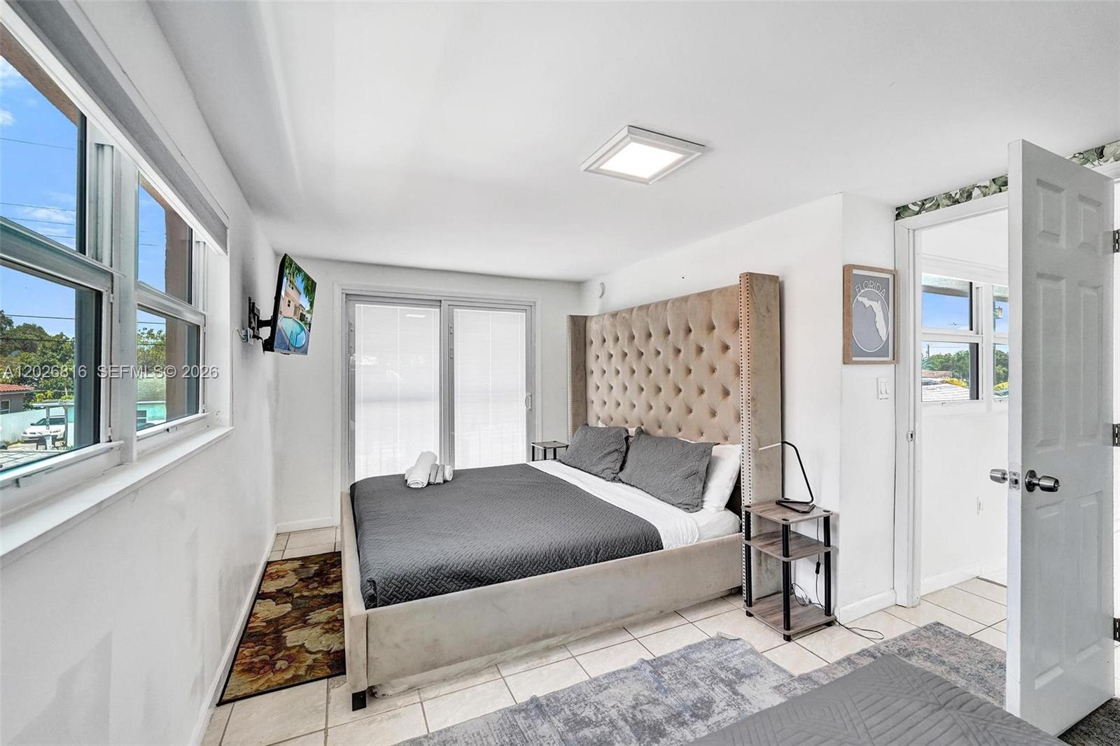 712 SW 7th terr, Hallandale Beach FL 33009