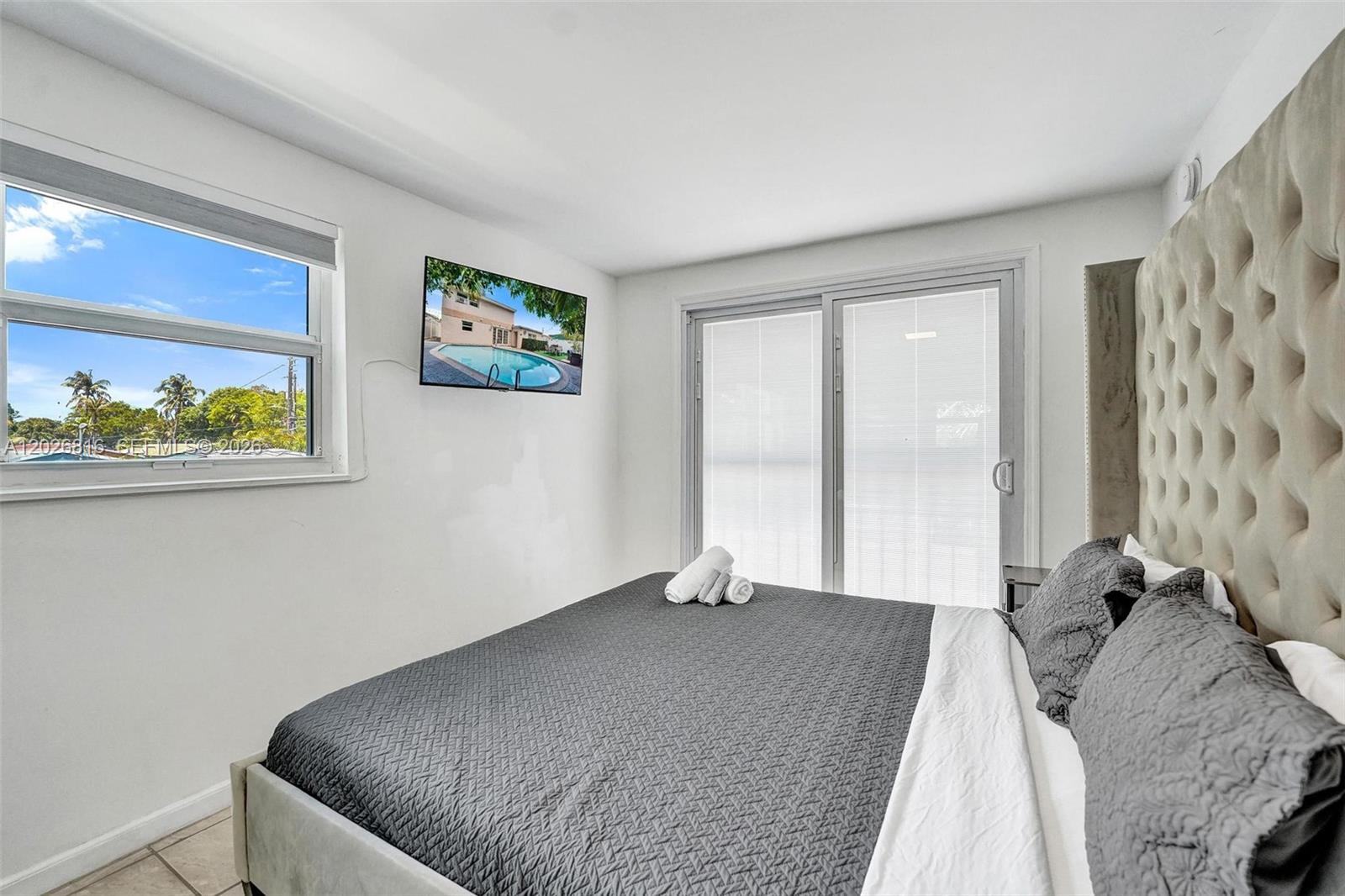 712 SW 7th terr, Hallandale Beach FL 33009