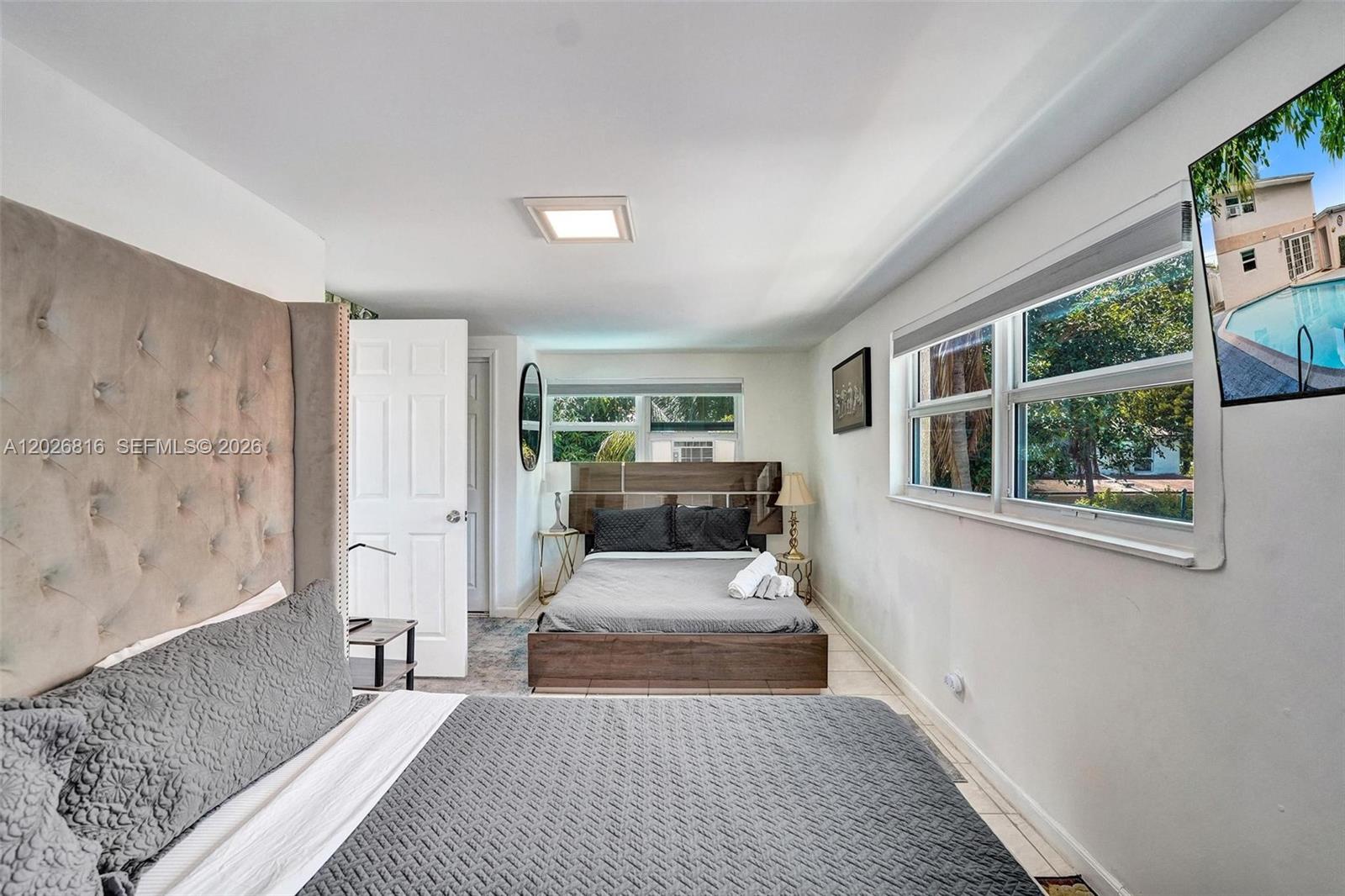 712 SW 7th terr, Hallandale Beach FL 33009