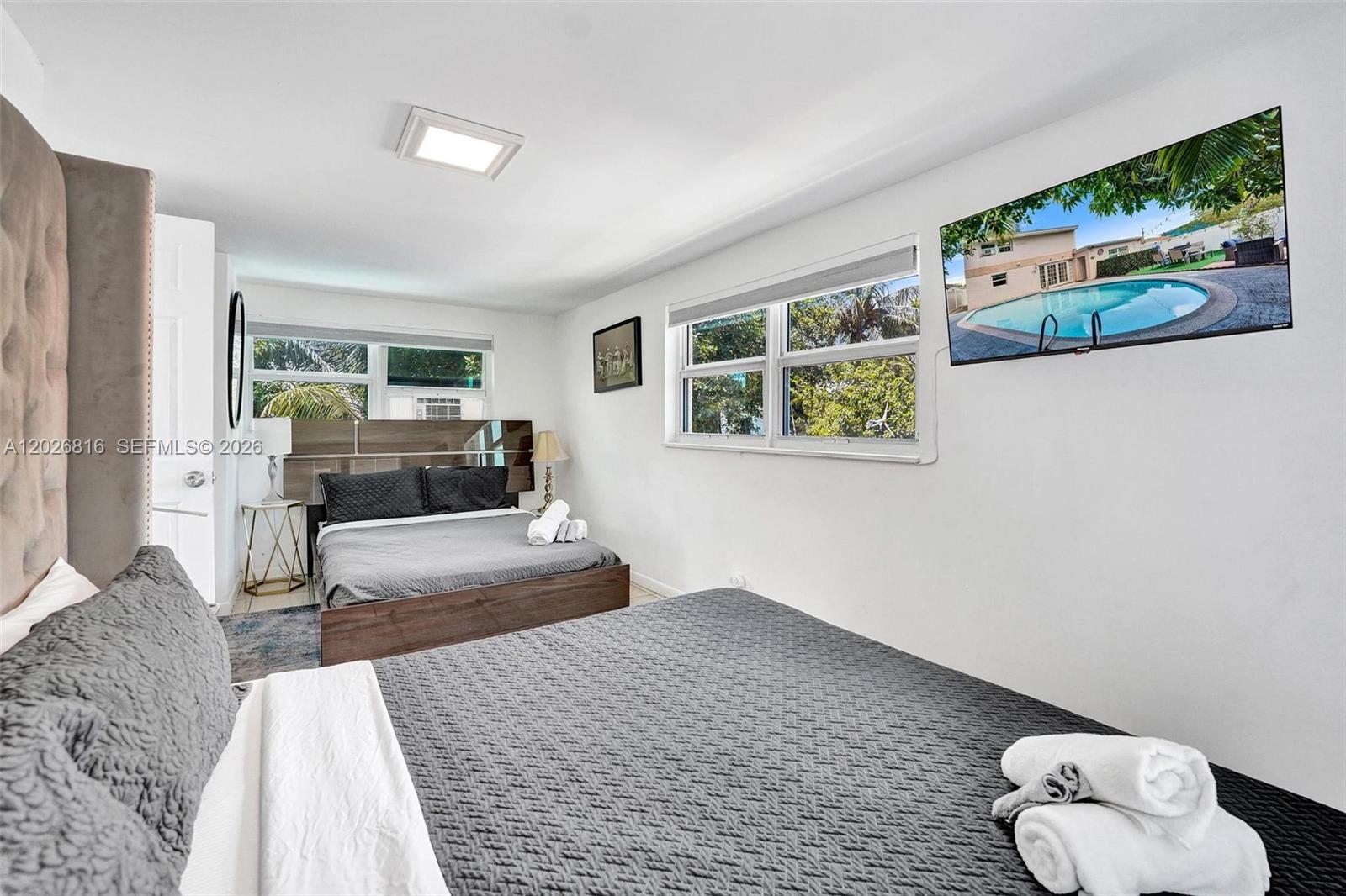 712 SW 7th terr, Hallandale Beach FL 33009