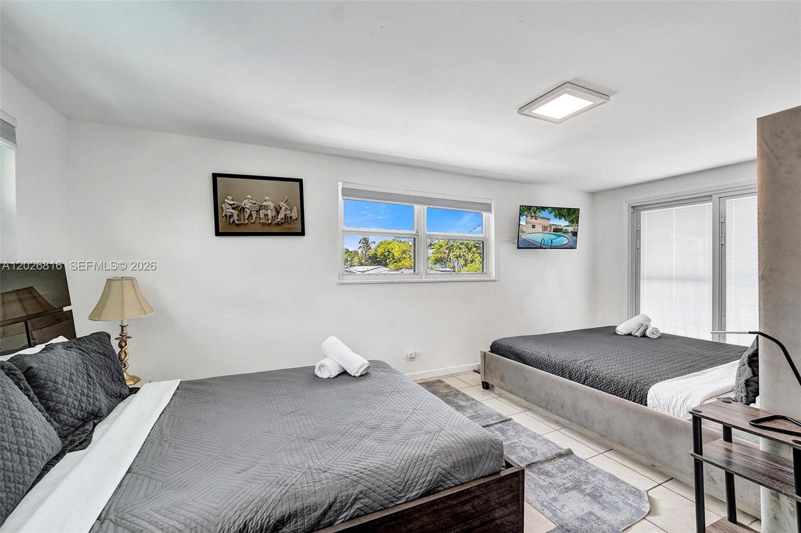 712 SW 7th terr, Hallandale Beach FL 33009