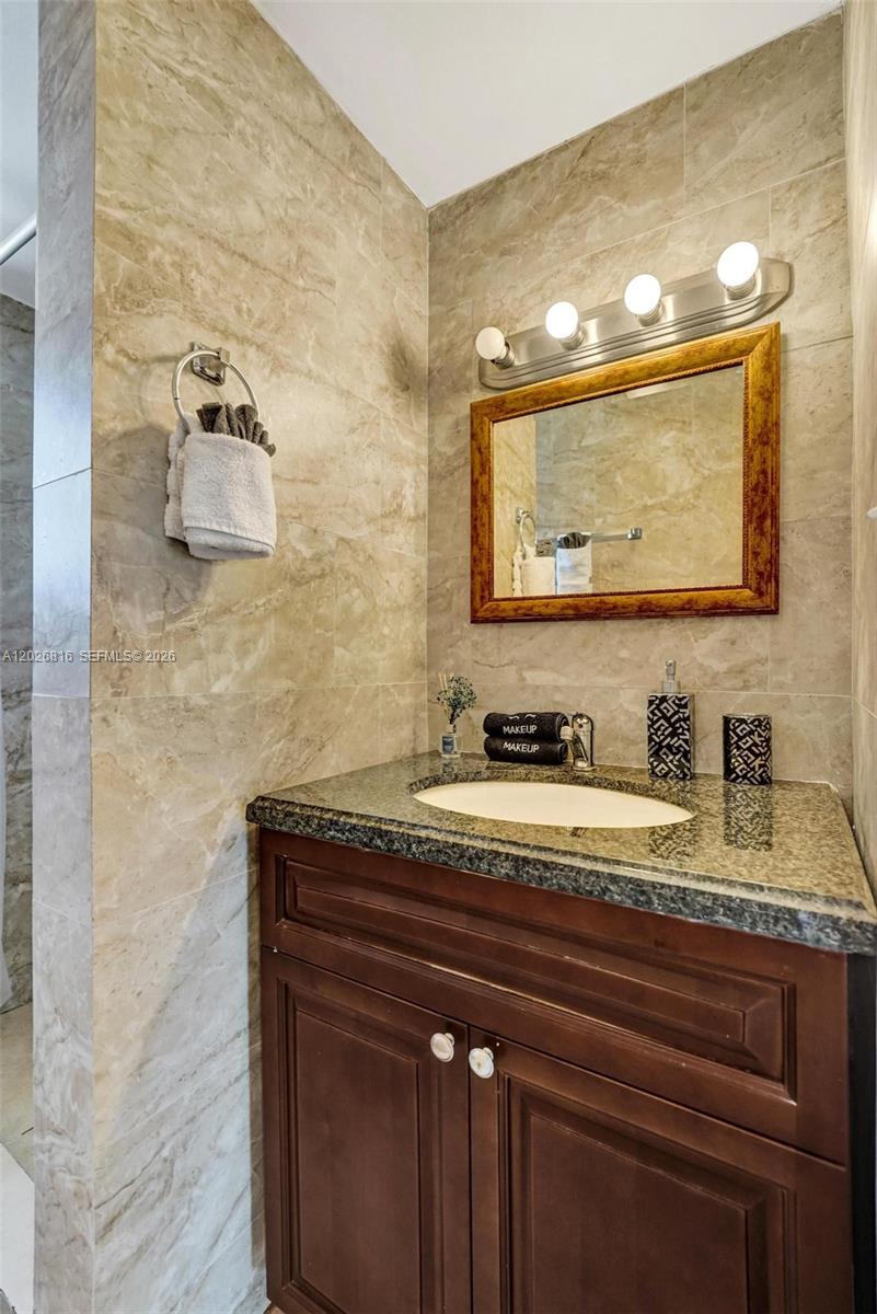 712 SW 7th terr, Hallandale Beach FL 33009