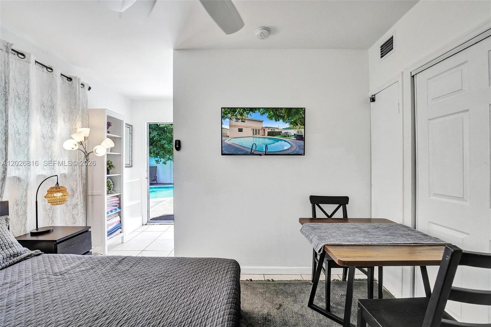 712 SW 7th terr, Hallandale Beach FL 33009