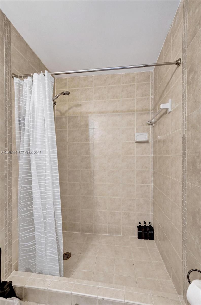 712 SW 7th terr, Hallandale Beach FL 33009