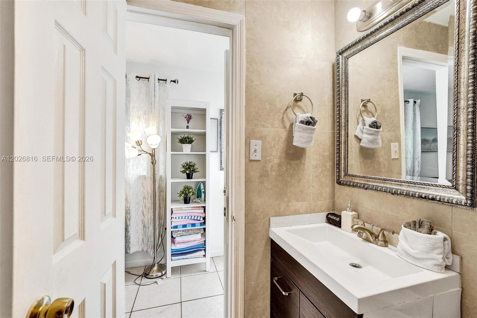 712 SW 7th terr, Hallandale Beach FL 33009