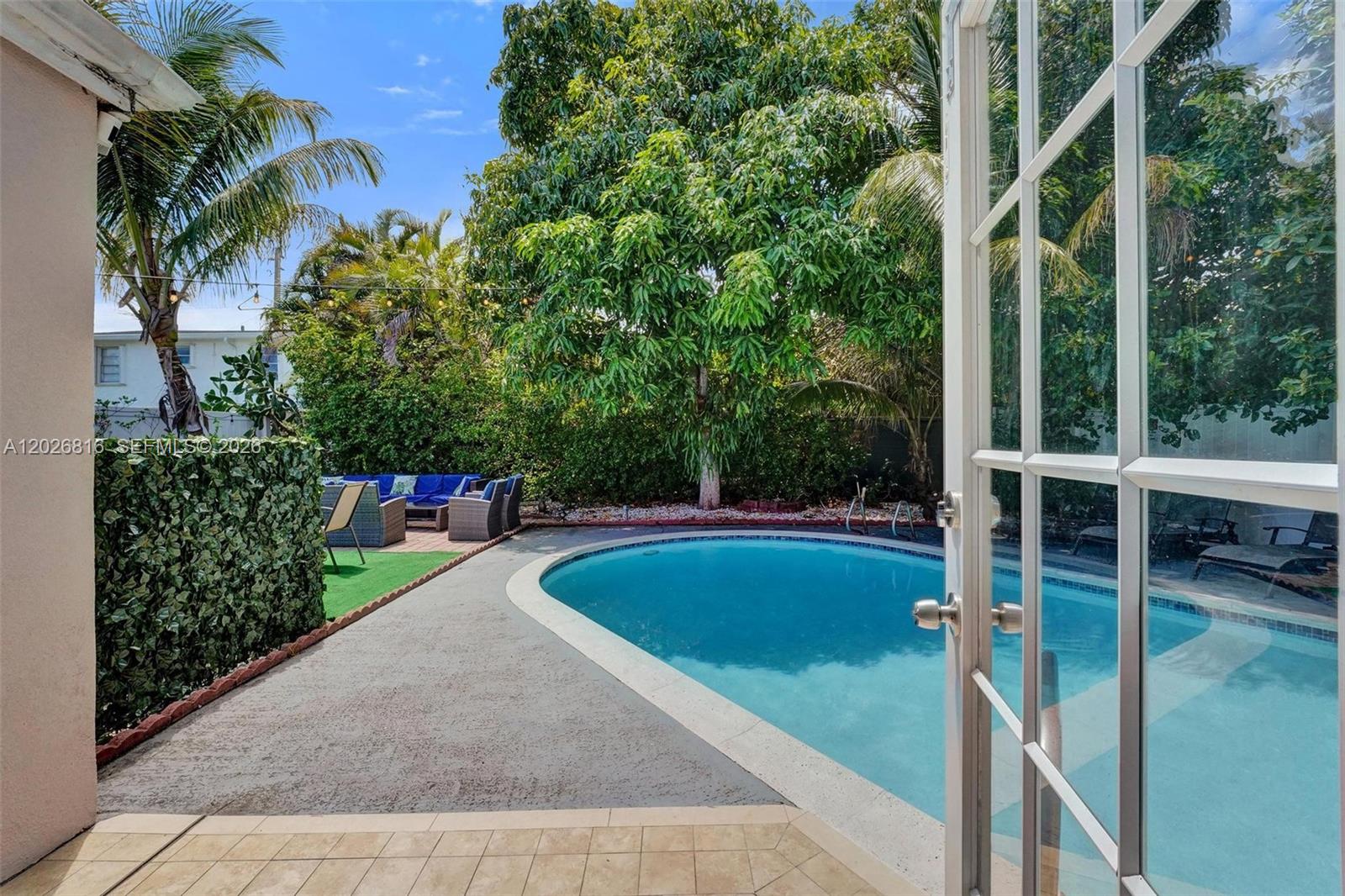 712 SW 7th terr, Hallandale Beach FL 33009