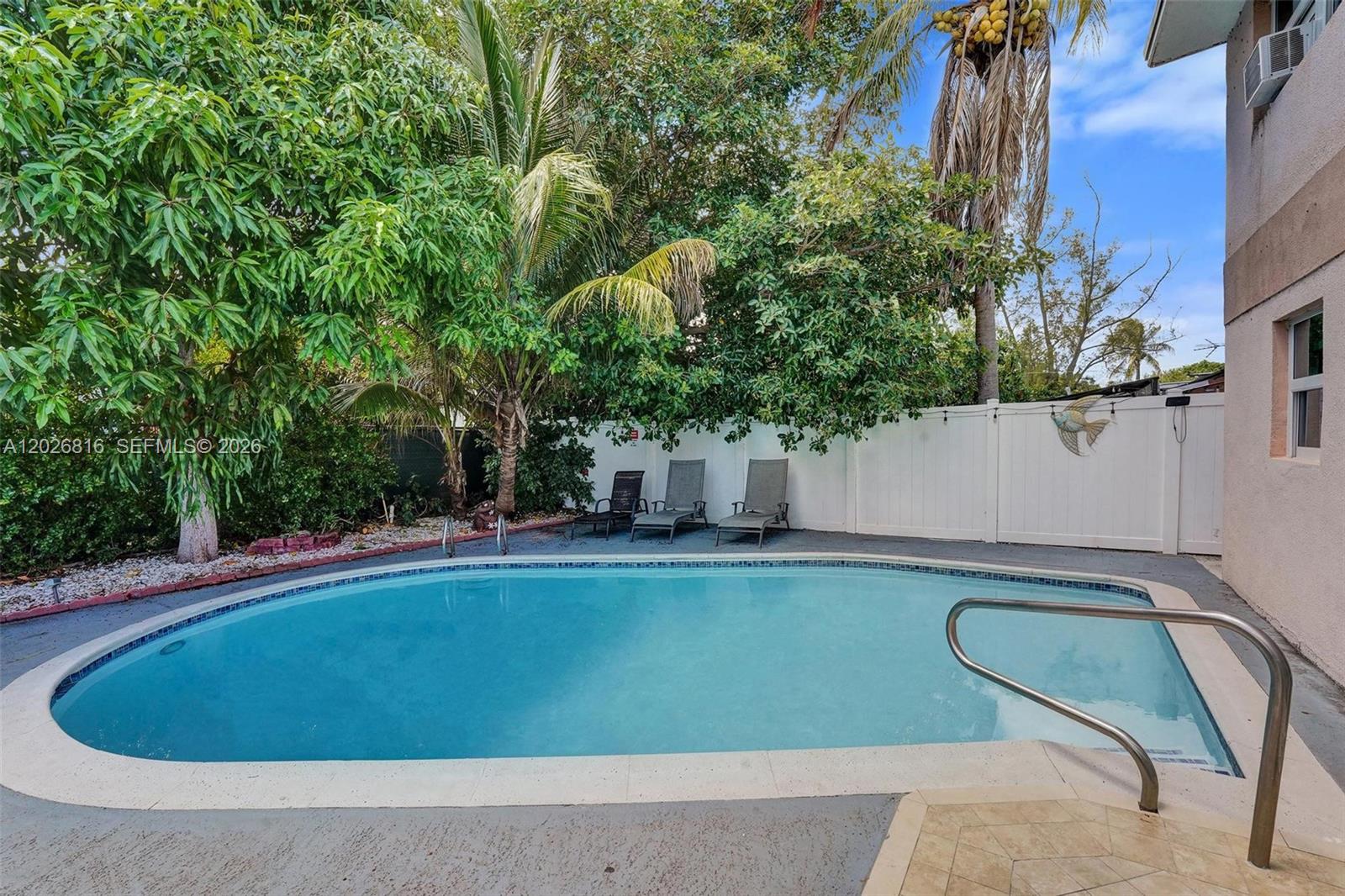 712 SW 7th terr, Hallandale Beach FL 33009