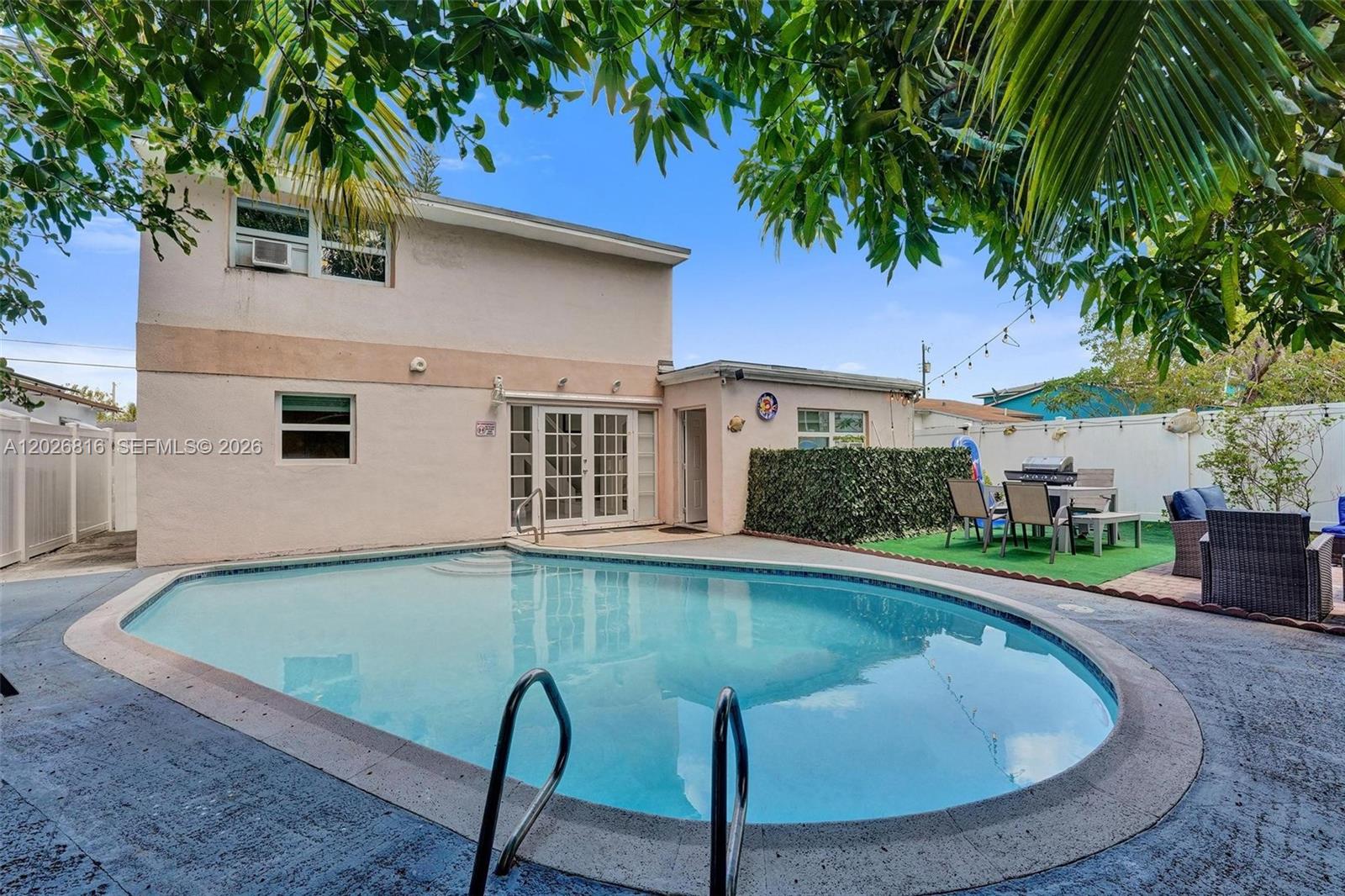 712 SW 7th terr, Hallandale Beach FL 33009