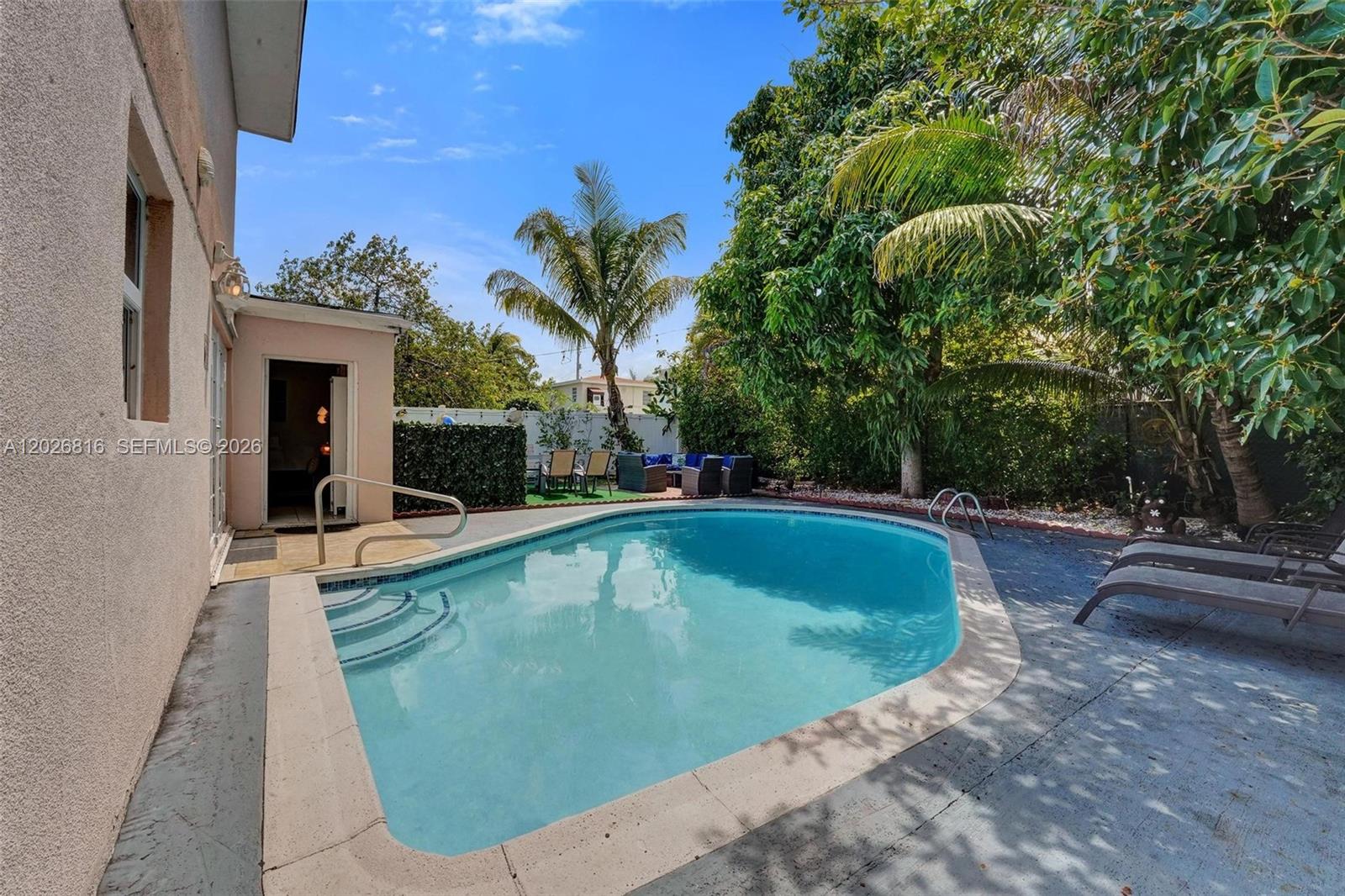 712 SW 7th terr, Hallandale Beach FL 33009
