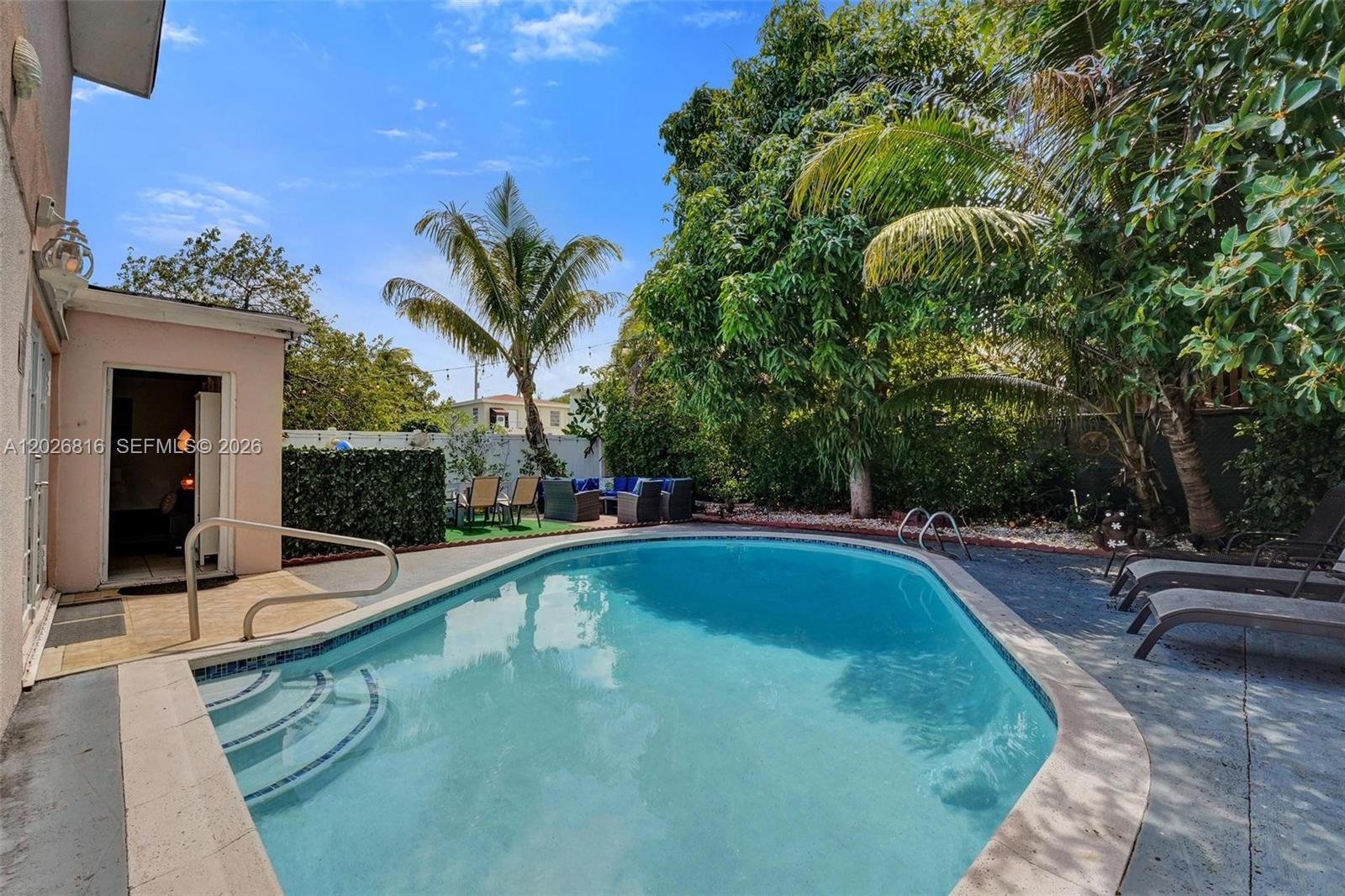 712 SW 7th terr, Hallandale Beach FL 33009