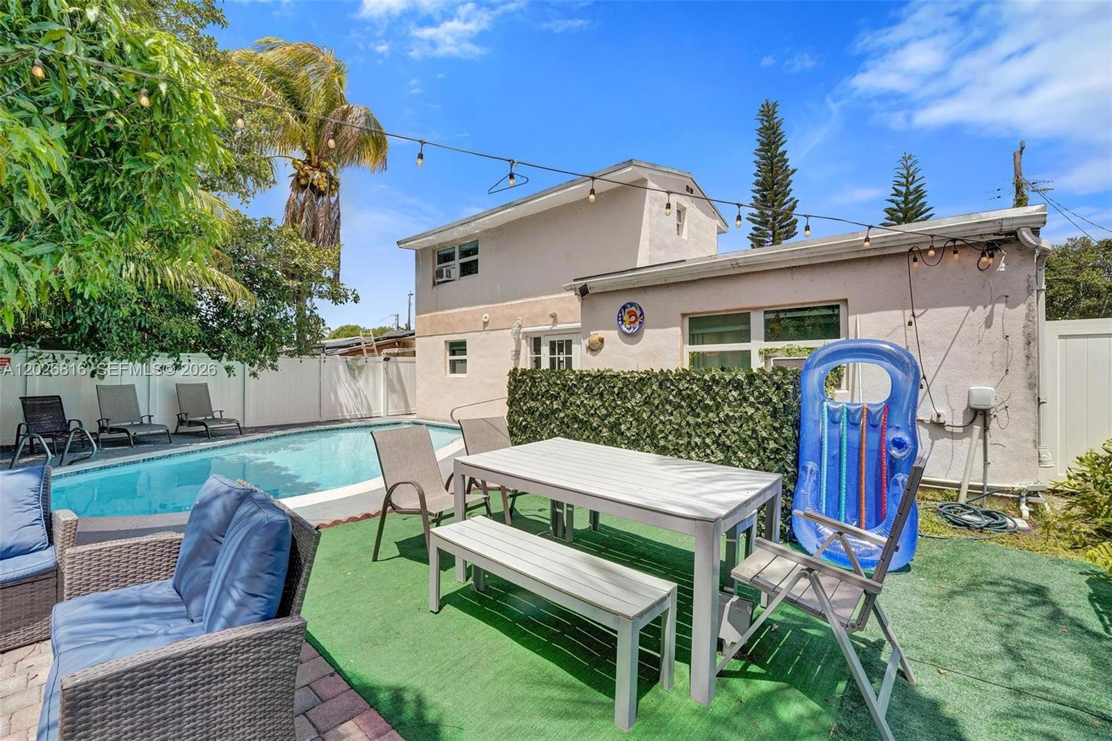 712 SW 7th terr, Hallandale Beach FL 33009