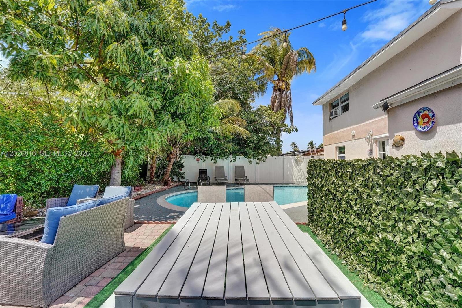 712 SW 7th terr, Hallandale Beach FL 33009