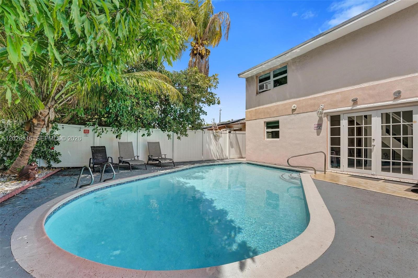 712 SW 7th terr, Hallandale Beach FL 33009