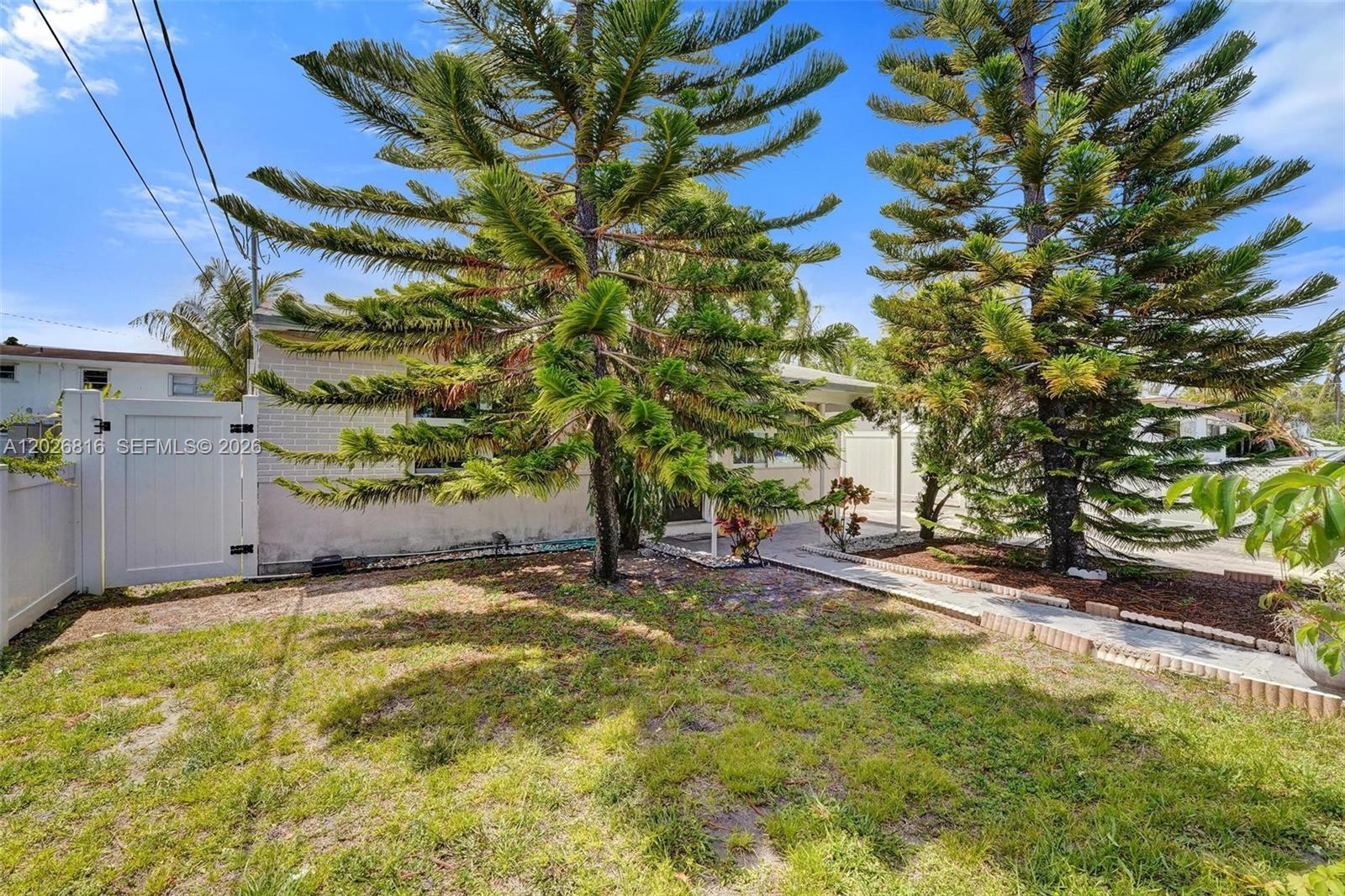 712 SW 7th terr, Hallandale Beach FL 33009