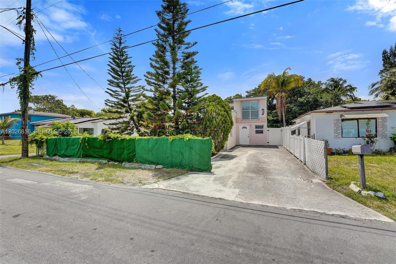 712 SW 7th terr, Hallandale Beach FL 33009