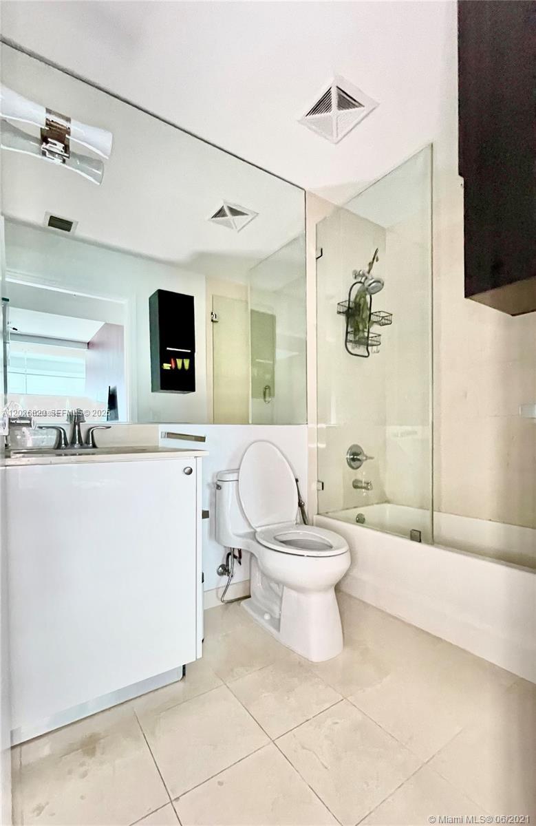 60 SW 13th St #2002, Miami FL 33130