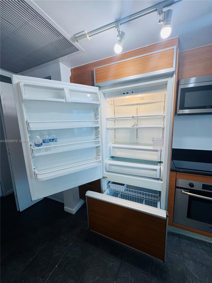 50 Biscayne Blvd #3303, Miami FL 33132