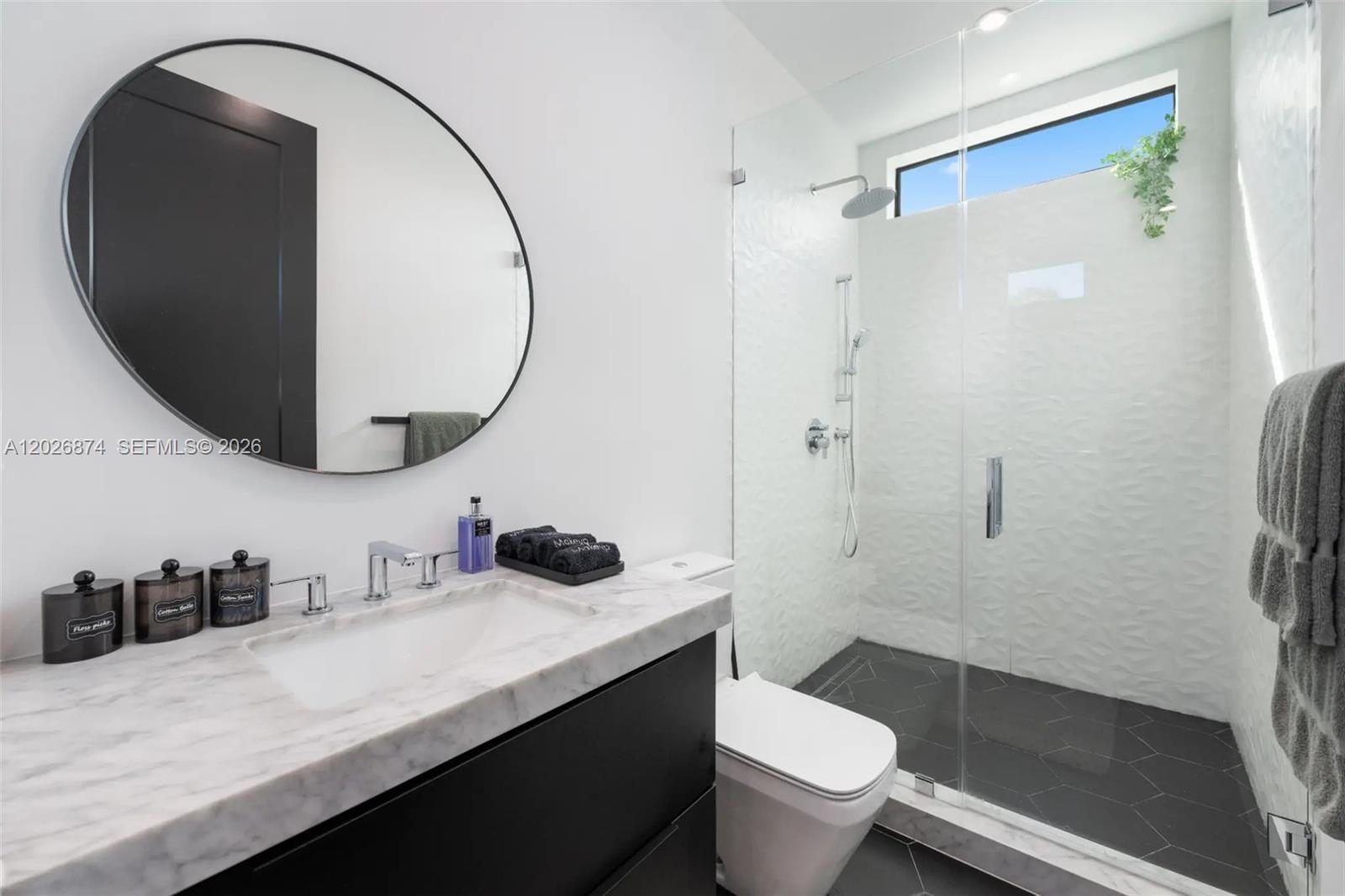 80 NW 45th St, Miami FL 33127