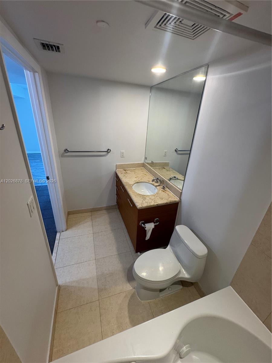 50 Biscayne Blvd #3303, Miami FL 33132