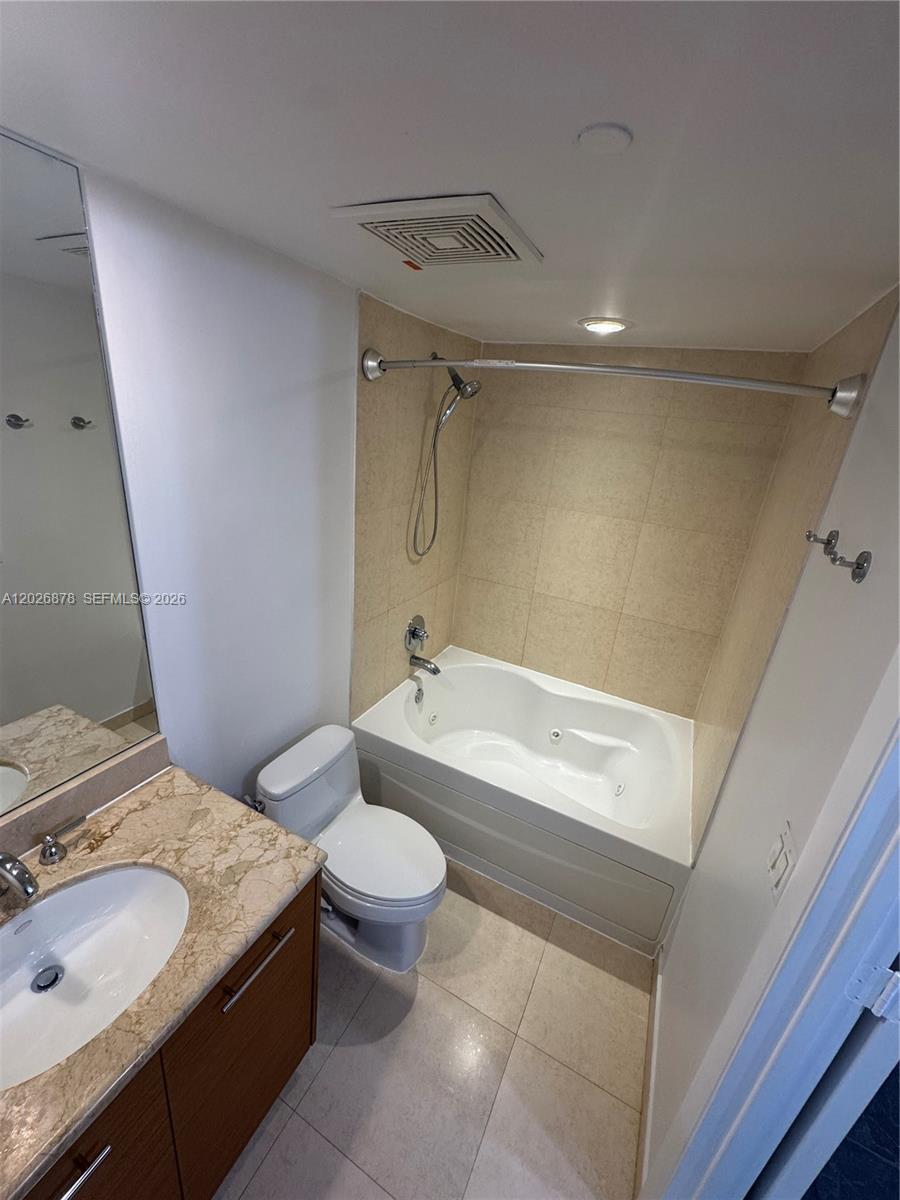 50 Biscayne Blvd #3303, Miami FL 33132