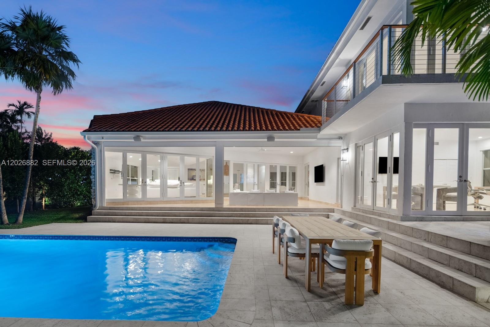 7155 E Lago Dr, Coral Gables FL 33143