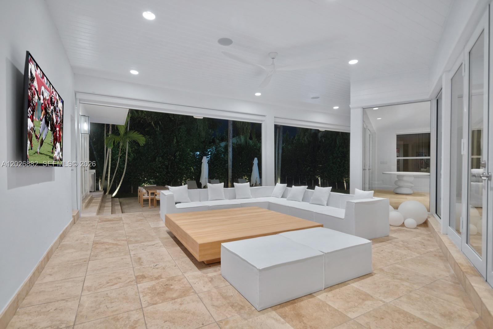 7155 E Lago Dr, Coral Gables FL 33143