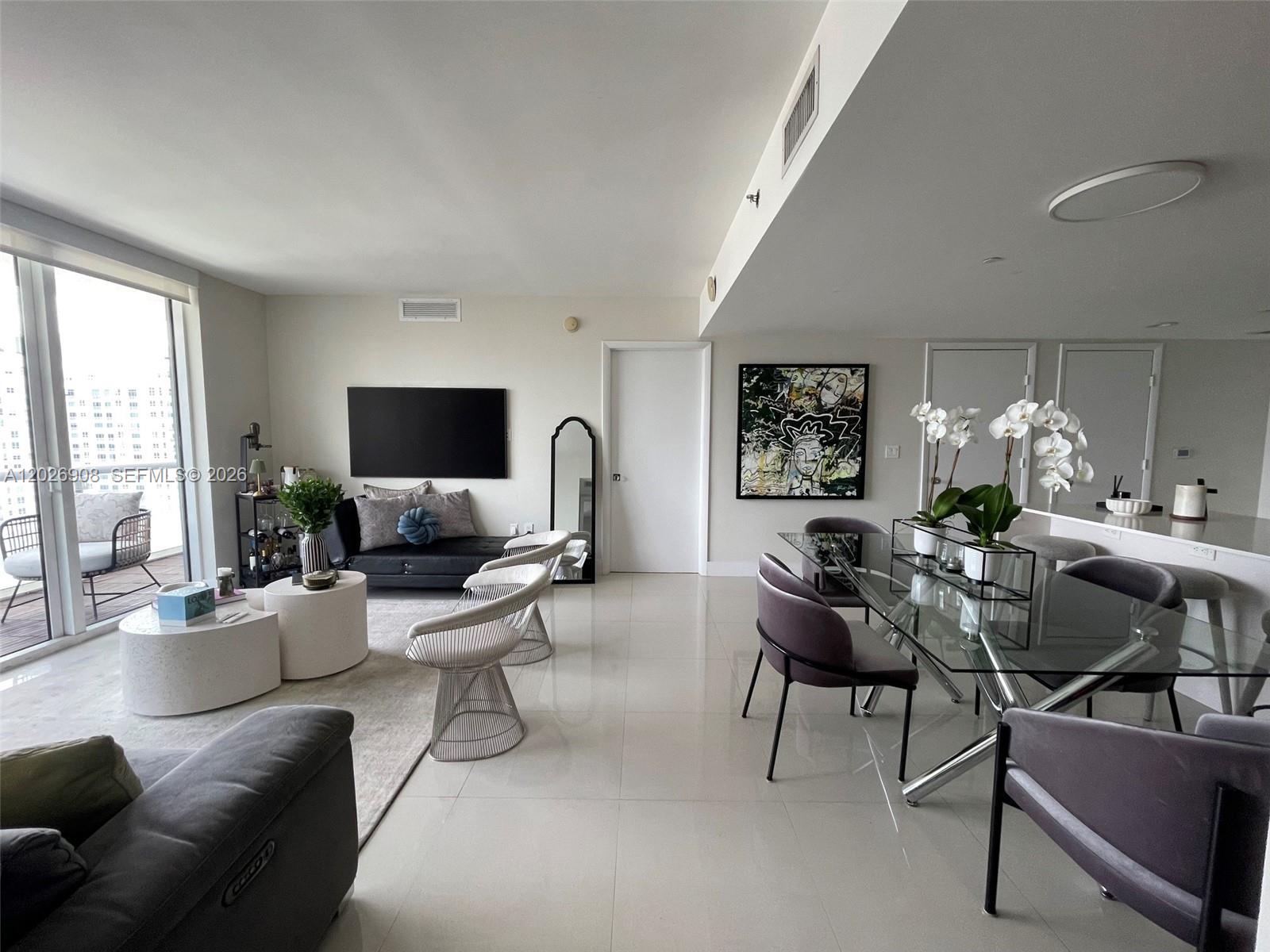 50 Biscayne Blvd #3411, Miami FL 33132