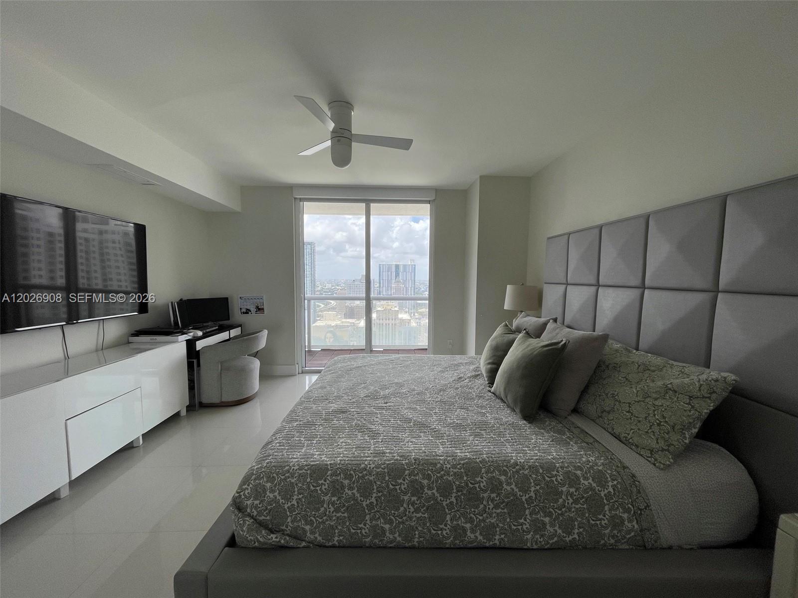50 Biscayne Blvd #3411, Miami FL 33132