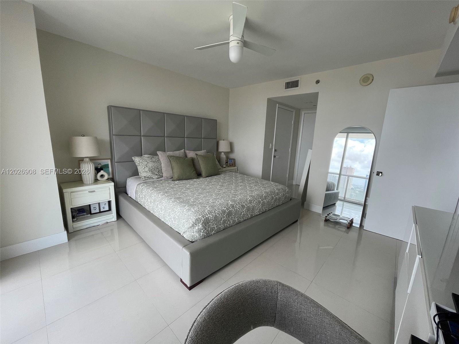 50 Biscayne Blvd #3411, Miami FL 33132