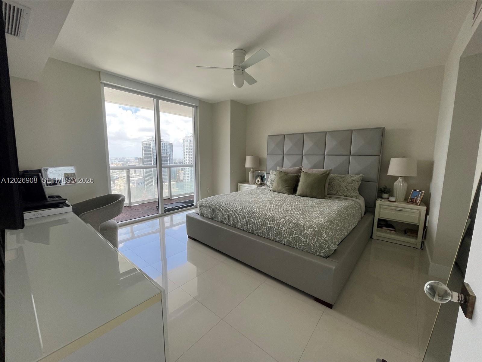 50 Biscayne Blvd #3411, Miami FL 33132