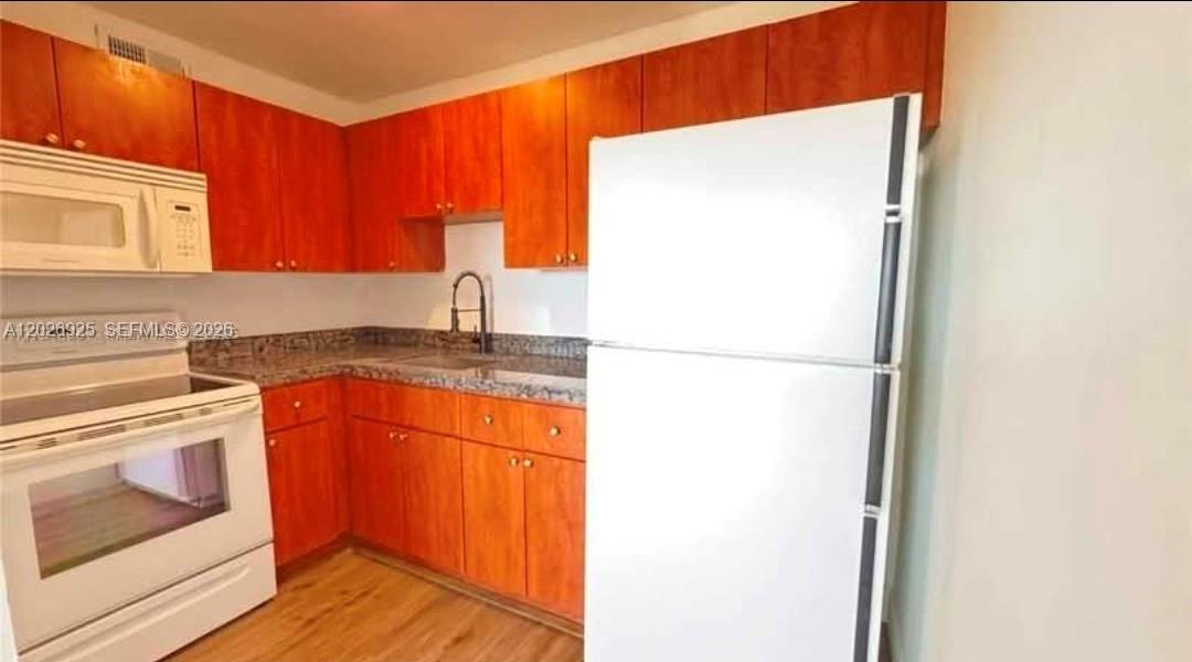 11195 SW 1st St #319, Sweetwater FL 33174