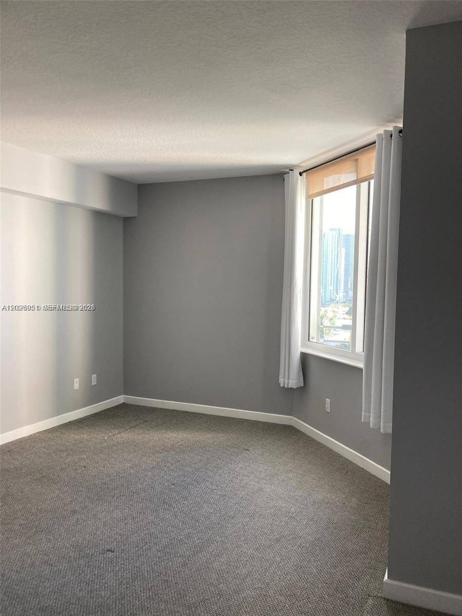 325 S Biscayne Blvd #2022, Miami FL 33131
