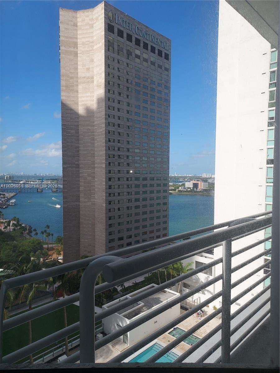 325 S Biscayne Blvd #2022, Miami FL 33131