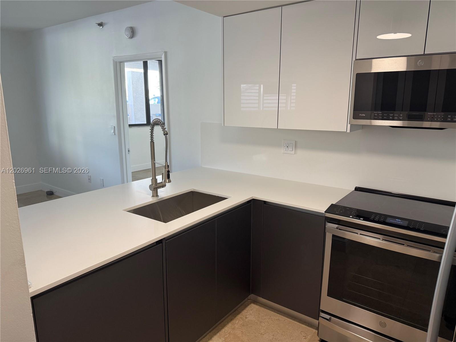 Brickell Key Dr Brickell Key Dr #410, Miami FL 33131