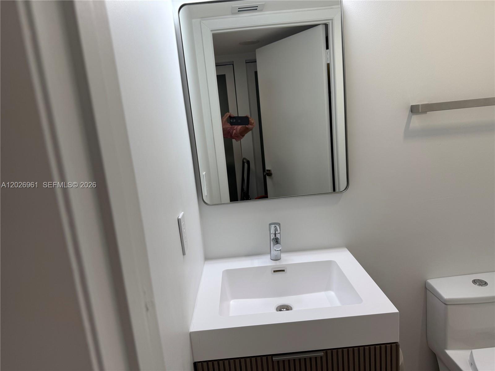Brickell Key Dr Brickell Key Dr #410, Miami FL 33131