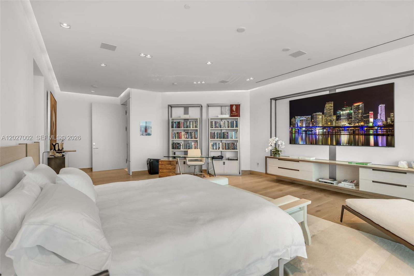 350 Ocean Dr #LPH2N, Key Biscayne FL 33149