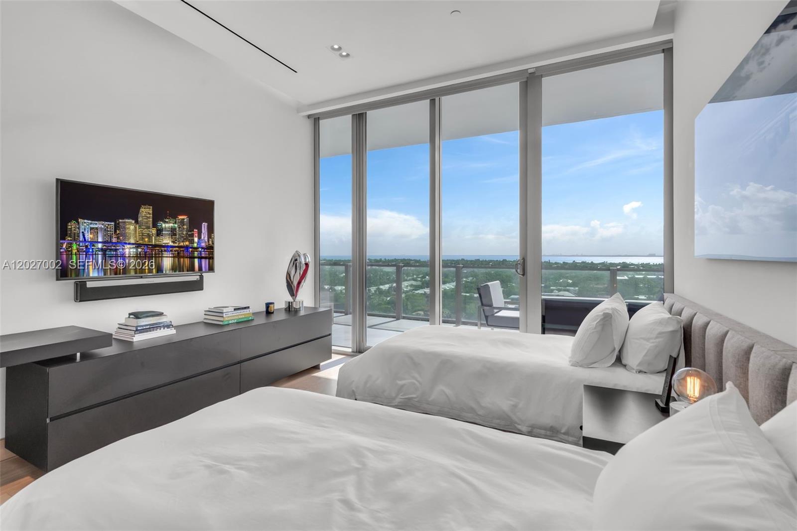 350 Ocean Dr #LPH2N, Key Biscayne FL 33149