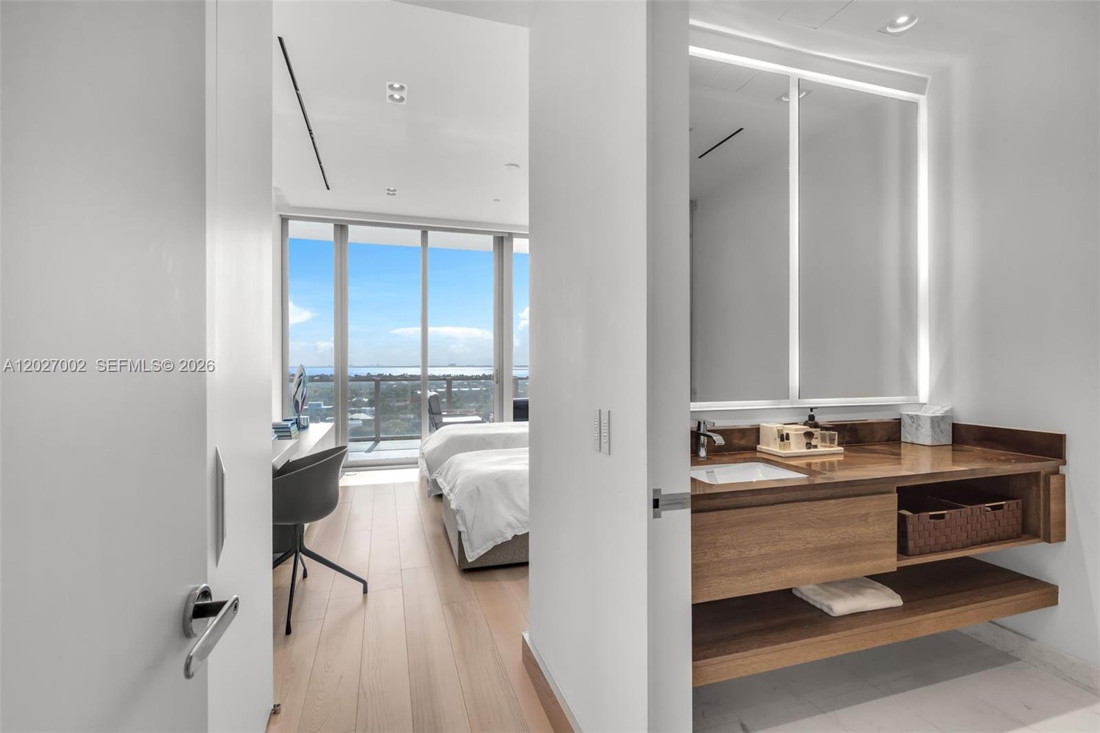 350 Ocean Dr #LPH2N, Key Biscayne FL 33149