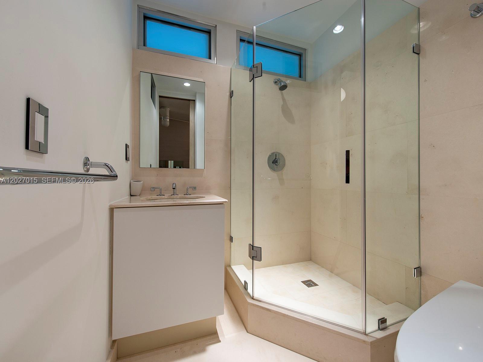 100 S Pointe Dr #3407, Miami Beach FL 33139
