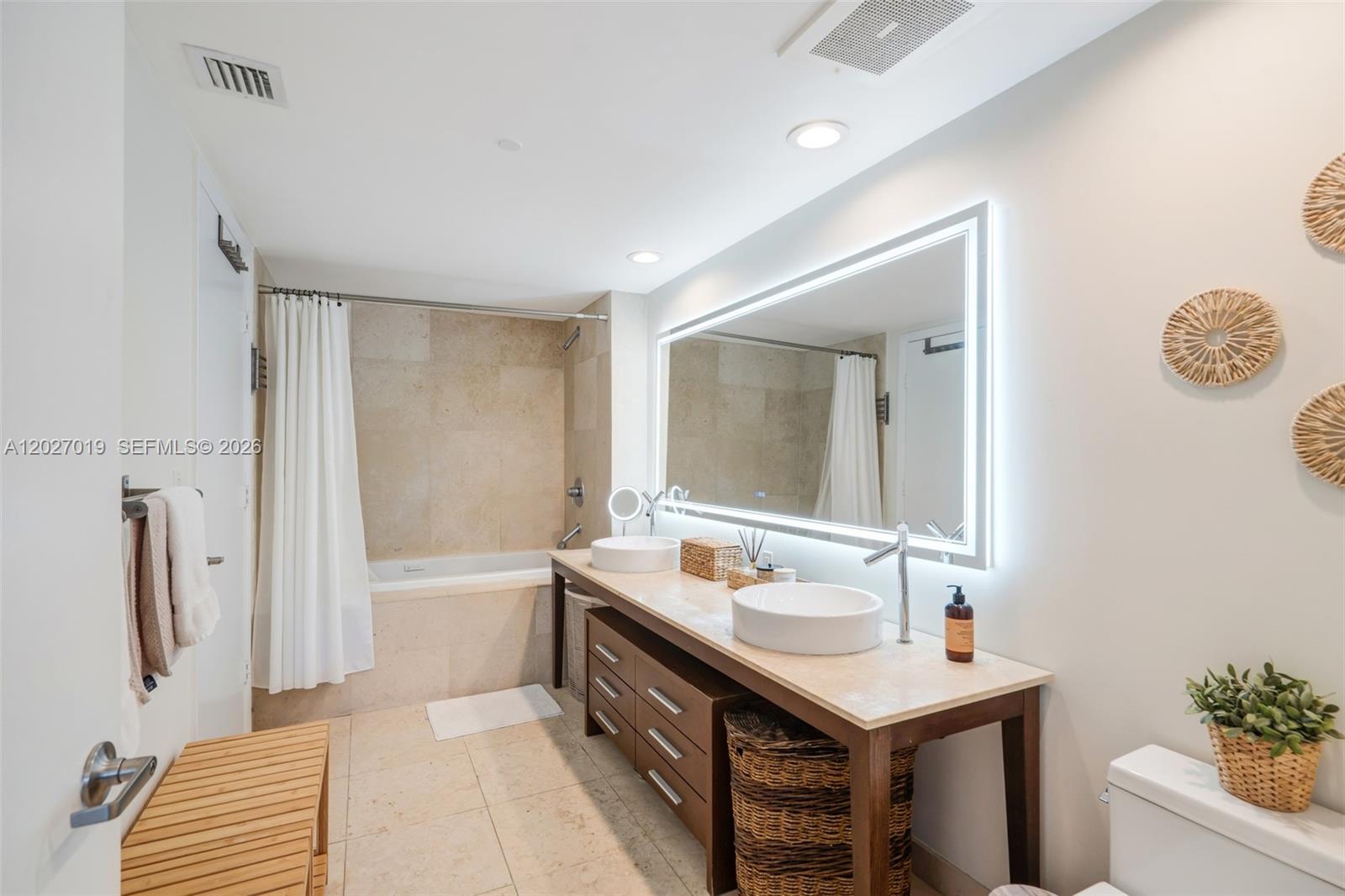 495 Brickell Ave #409, Miami FL 33131