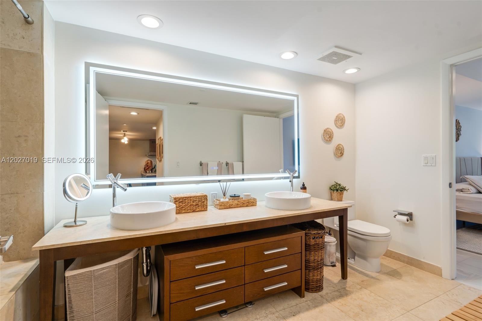 495 Brickell Ave #409, Miami FL 33131