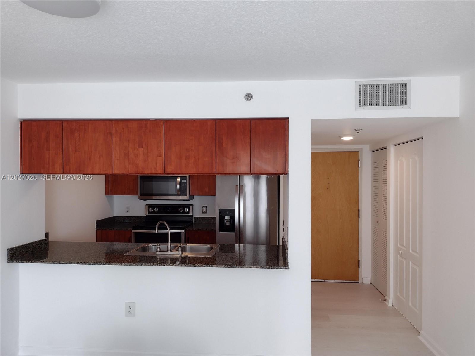 1200 Brickell Bay Dr #2005, Miami FL 33131