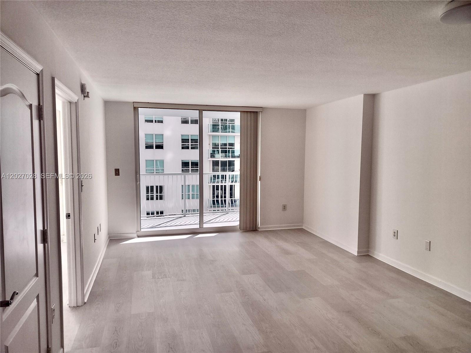 1200 Brickell Bay Dr #2005, Miami FL 33131