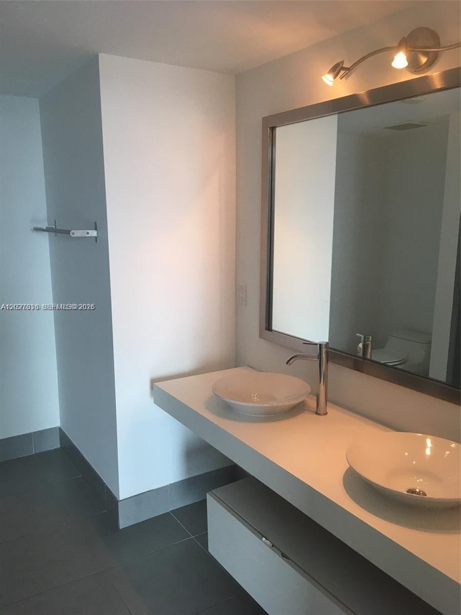 92 SW 3rd St #3404, Miami FL 33130