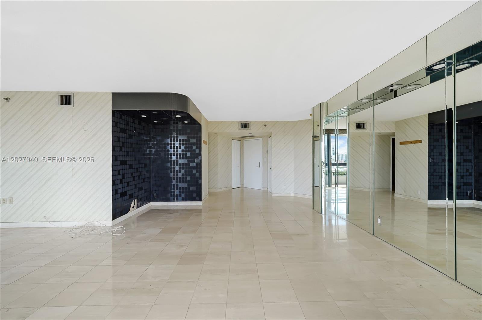 3600 Mystic Pointe Dr #812, Aventura FL 33180