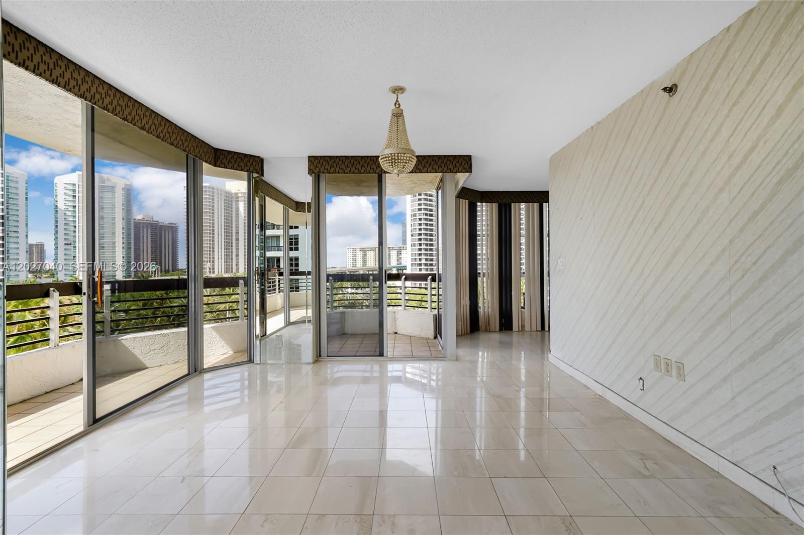 3600 Mystic Pointe Dr #812, Aventura FL 33180