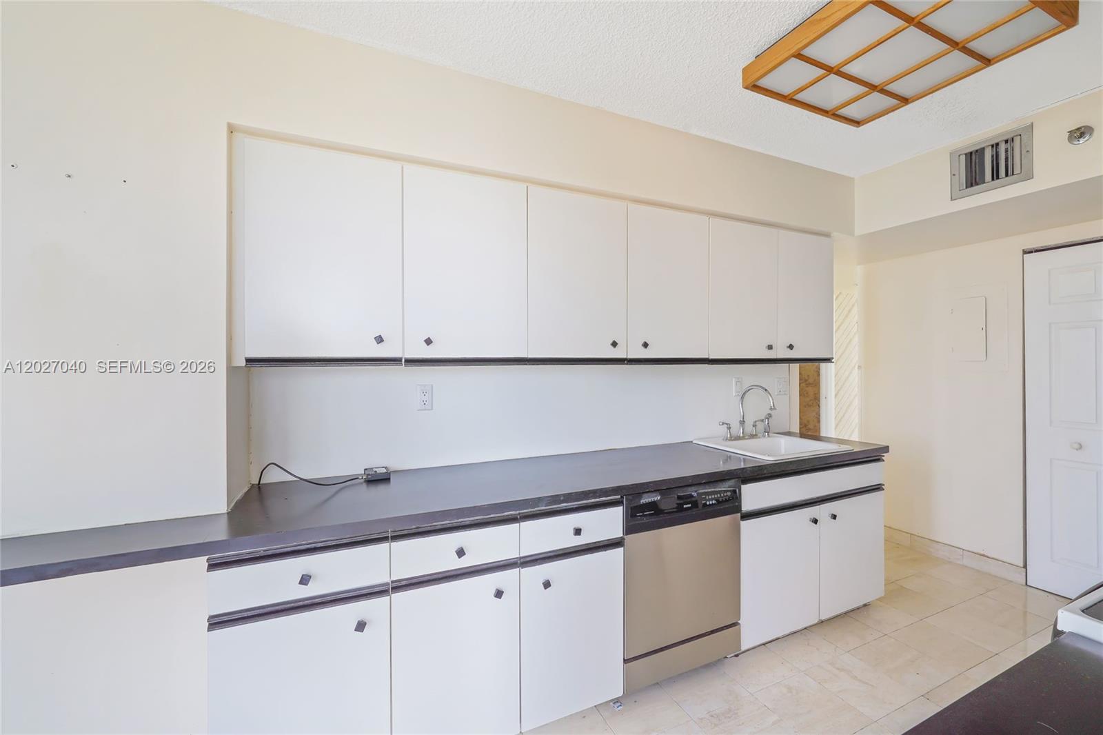 3600 Mystic Pointe Dr #812, Aventura FL 33180