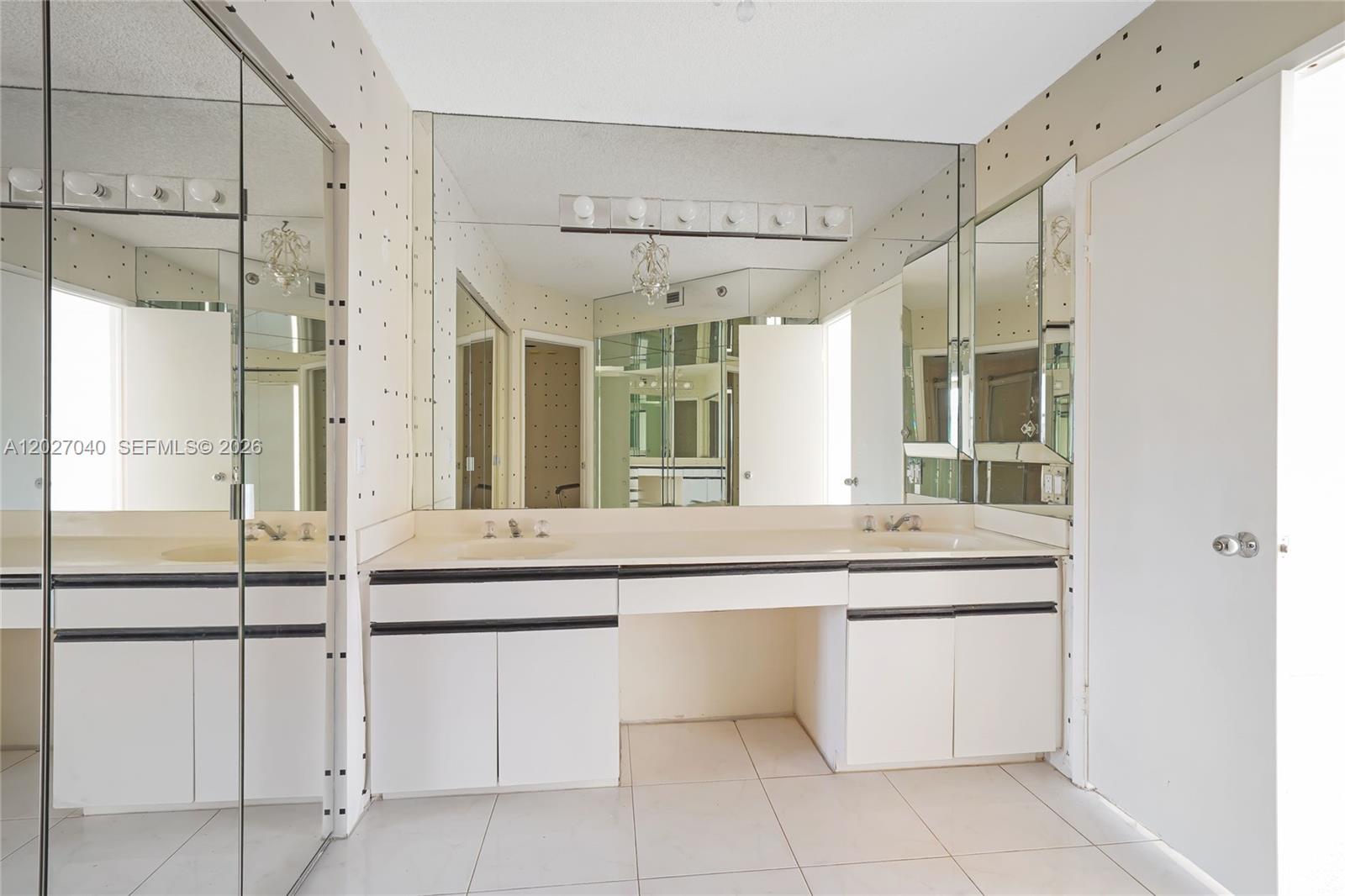 3600 Mystic Pointe Dr #812, Aventura FL 33180