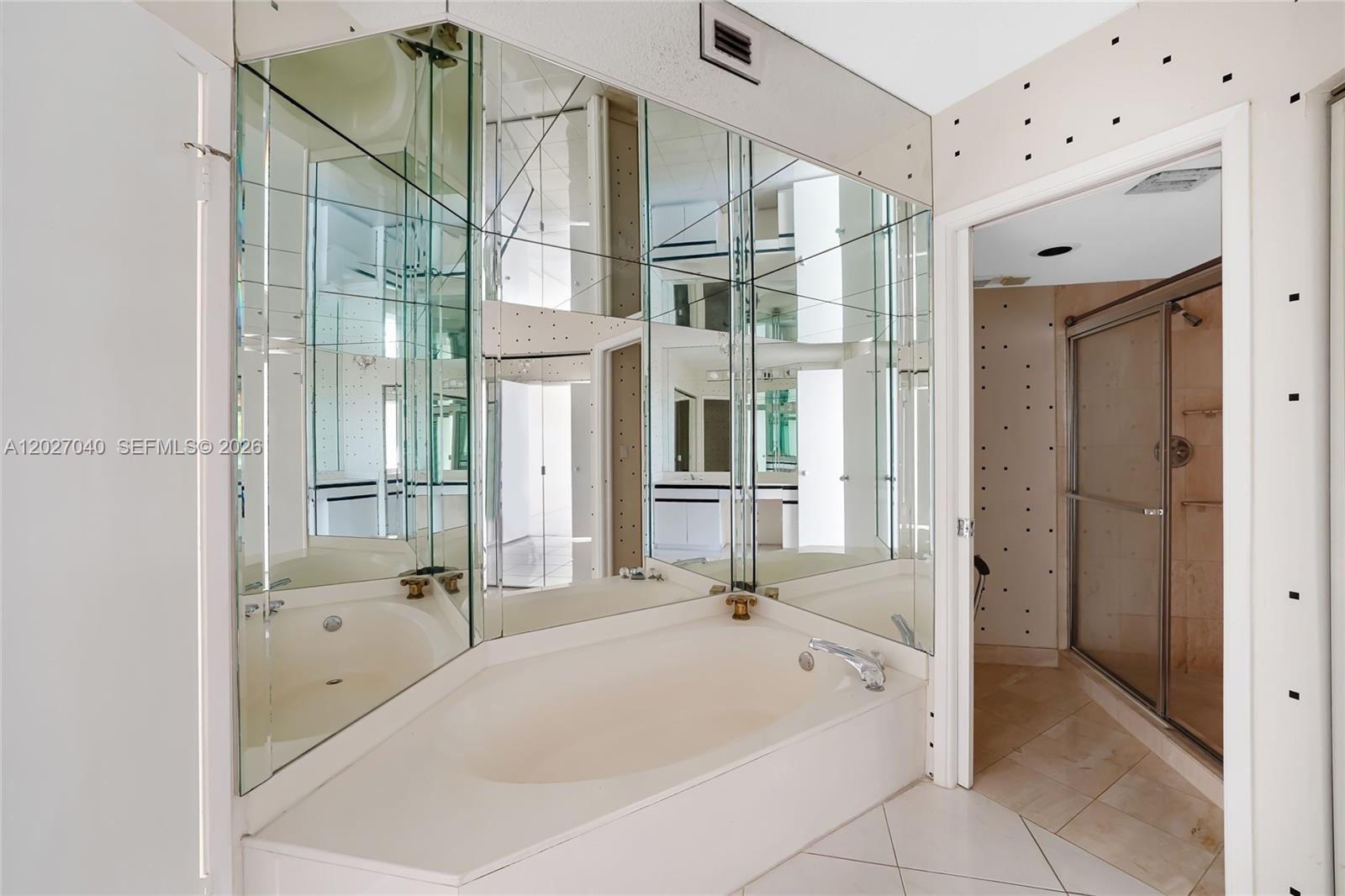 3600 Mystic Pointe Dr #812, Aventura FL 33180