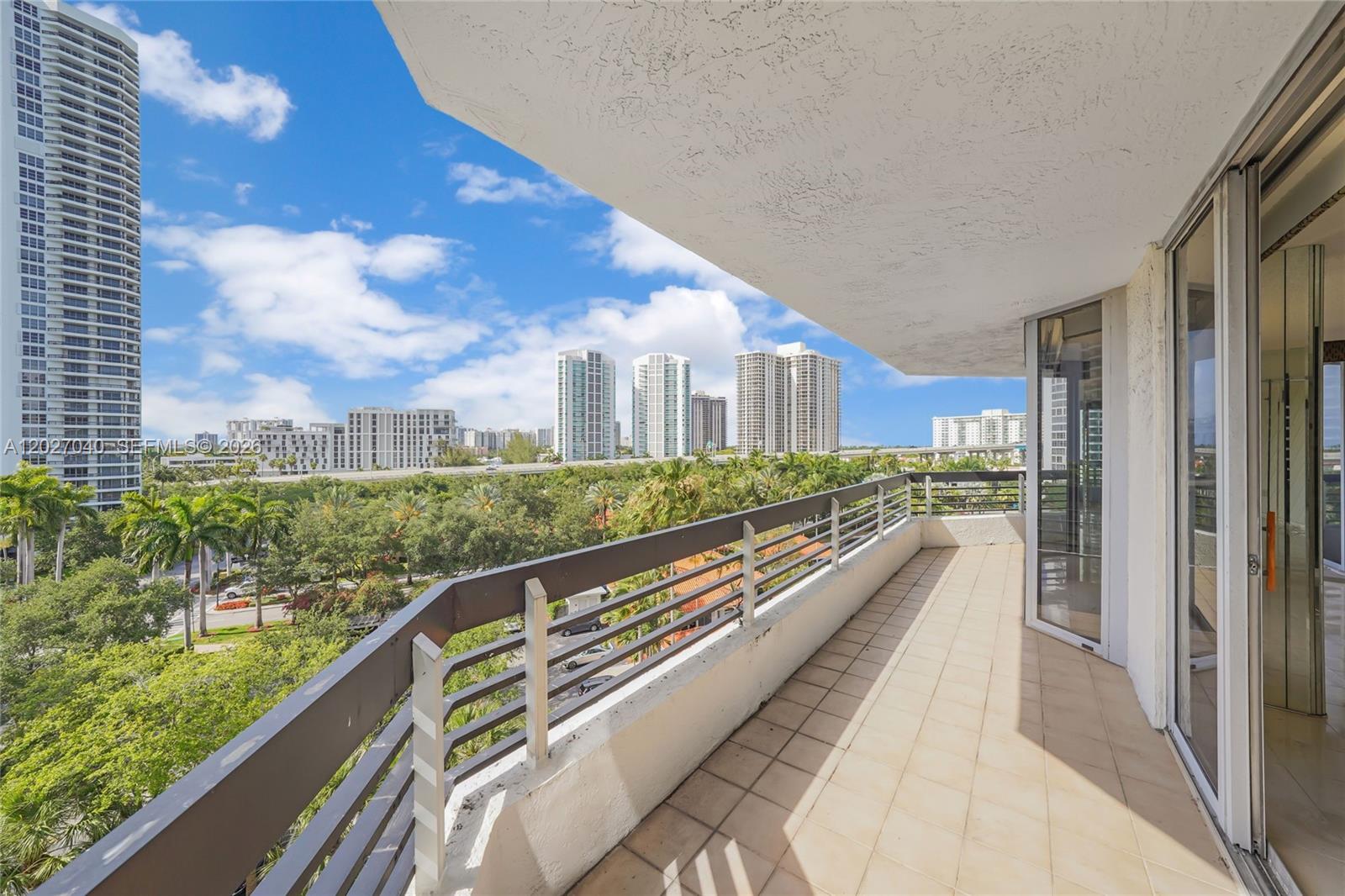 3600 Mystic Pointe Dr #812, Aventura FL 33180